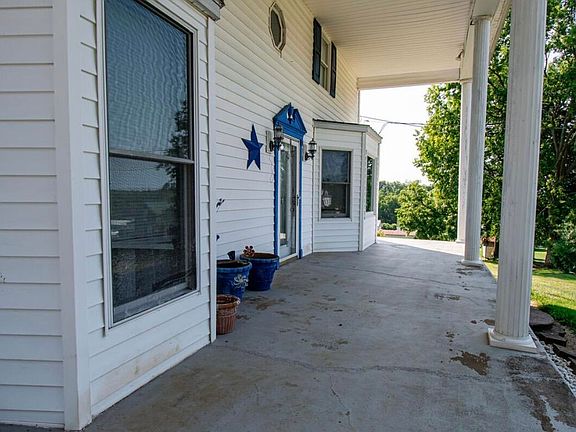 3rd image of 152 Watson Ln