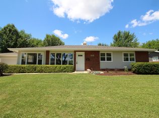50 Westview St, Hoffman Estates, IL 60169