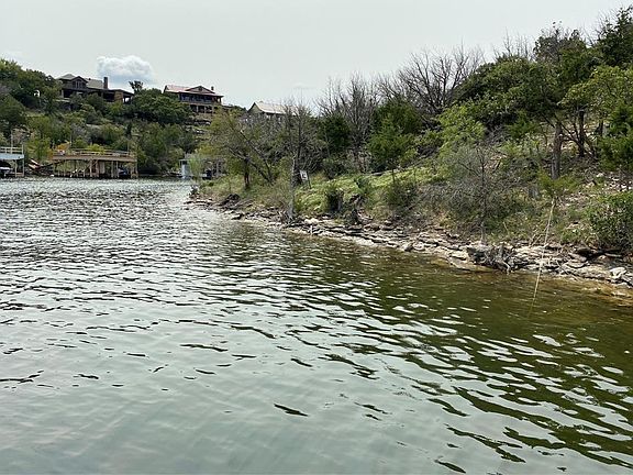 4th image of 1040 Bluff Creek Poin #14