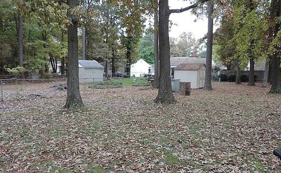 4th image of 805 Bedrock Ln