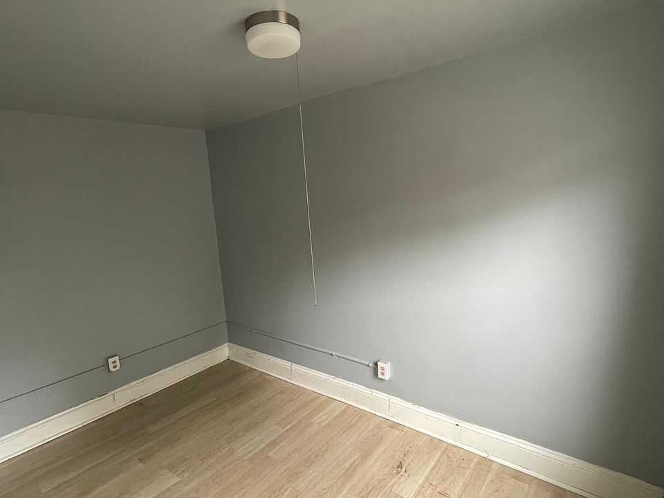 1st image of 187 Renwick St Floor 3