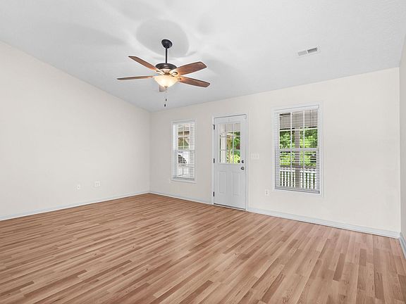 3rd image of 1301 Lochwood Ln.