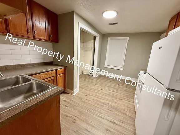 3rd image of 1708 Metropolitan Ave Unit B