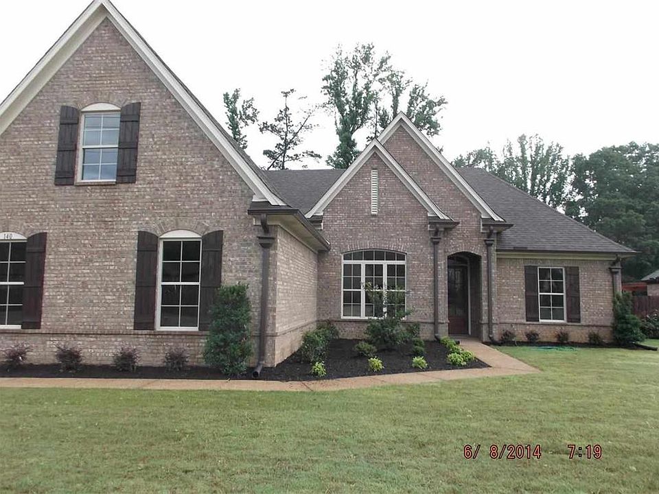 1st image of 140 Riverdale Dr