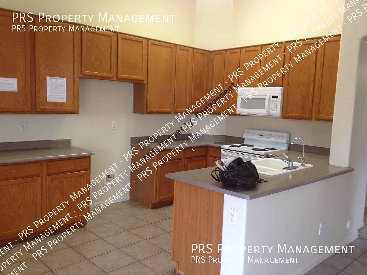4 bed, 1600 sqft, $2,295 — Photo 4