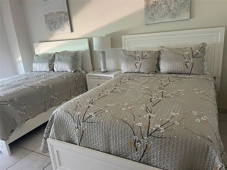 5601 Collins Ave #1210 — Photo 7