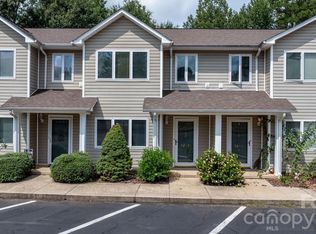 3245 White Oak Ct, Claremont, NC 28610