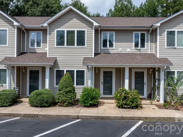 3245 White Oak Ct, Claremont, NC 28610