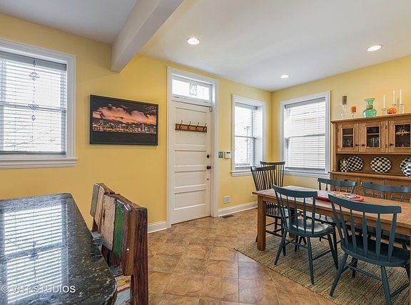 5th image of 4947 N Kostner Ave