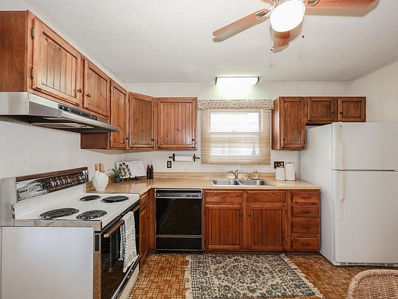 5th image of 26 Rundlett Street