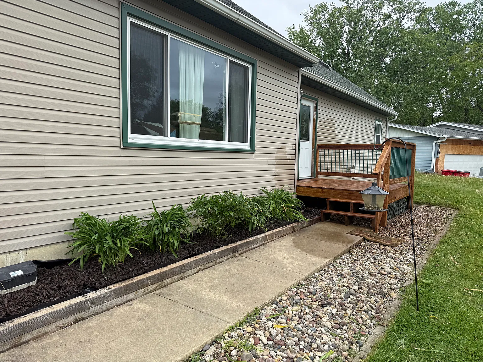 4 bed, 1397 sqft, $2,100 — Photo 2