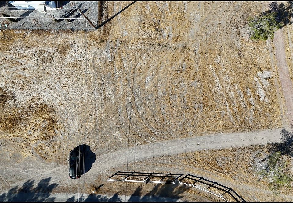 2nd image of 210 Kite St