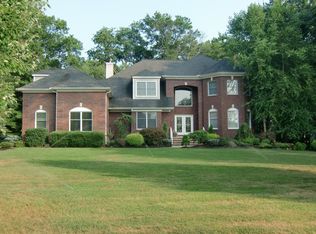 4 Regal Ct, Monroe Township, NJ 08831