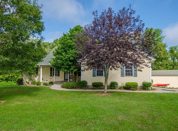 2nd image of 795 Hickory Woods Dr