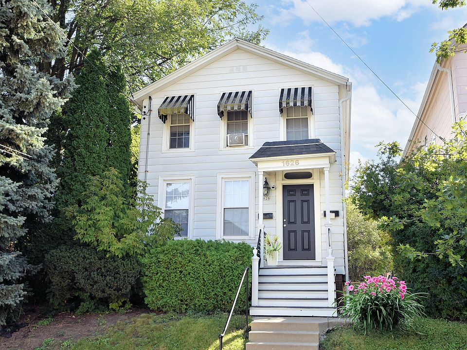 1st image of 1626 N Warren Ave #1