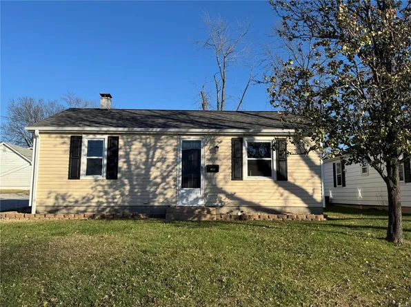 100 Lemen St, Waterloo, IL 62298