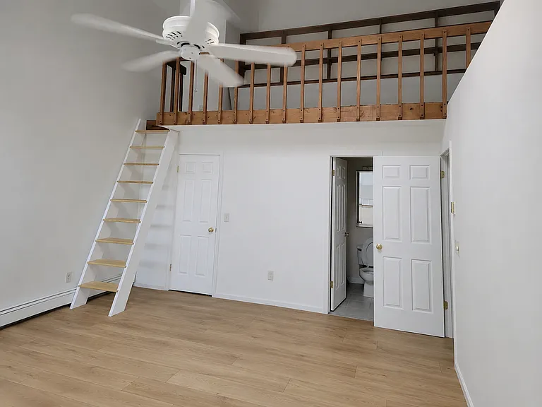 1465 E Putnam Ave #632 — Photo 6