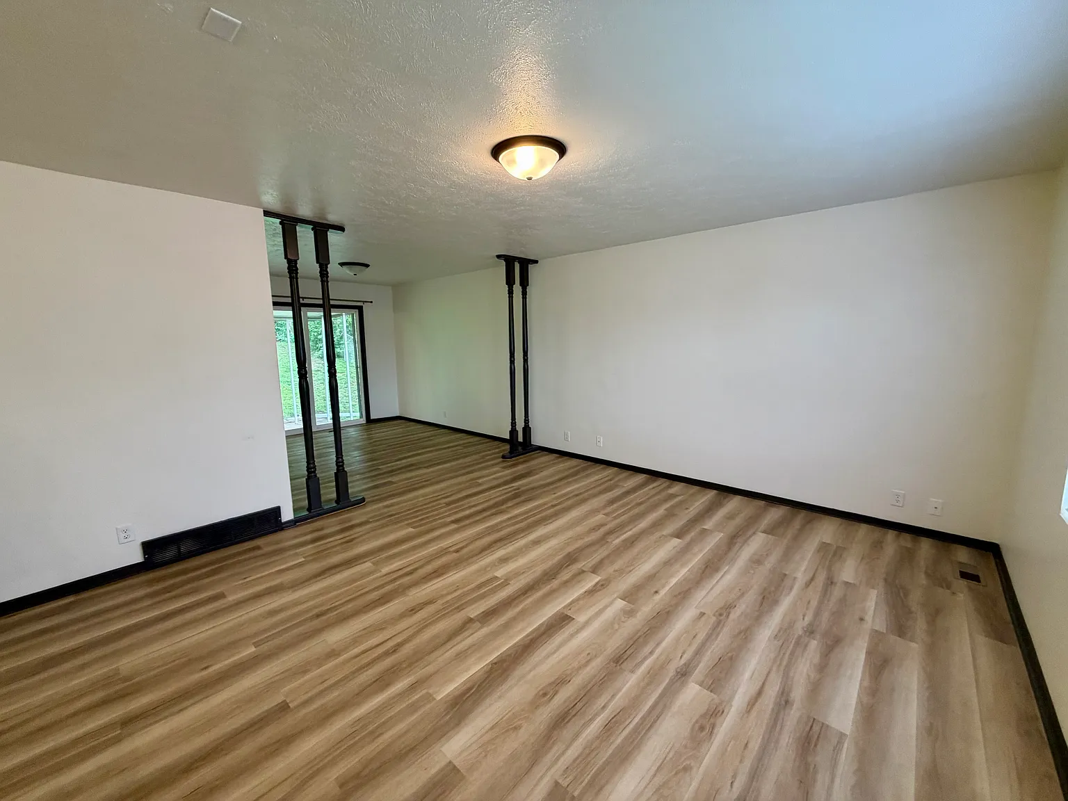 3 bed, 1580 sqft, $2,295 — Photo 4