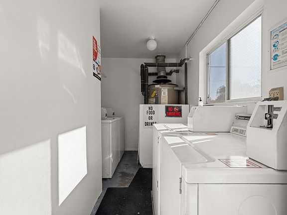 5th image of 11143 S Inglewood Ave #20