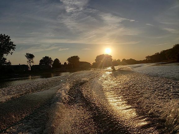 3rd image of 101 Summerhaven Lk