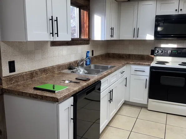 402 1/2 Crab Orchard Rd, Somerset, KY 42501