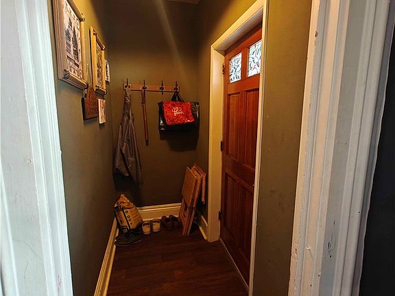 3rd image of 81 Moreland St