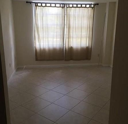 4th image of 2780 NE 183rd St APT 103