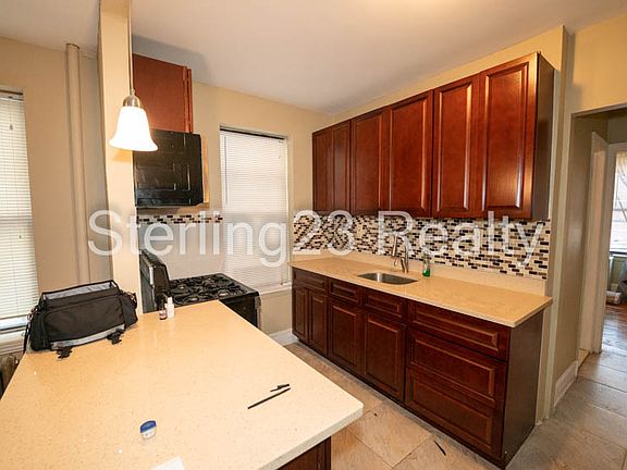 2nd image of 2147 27th St #A4