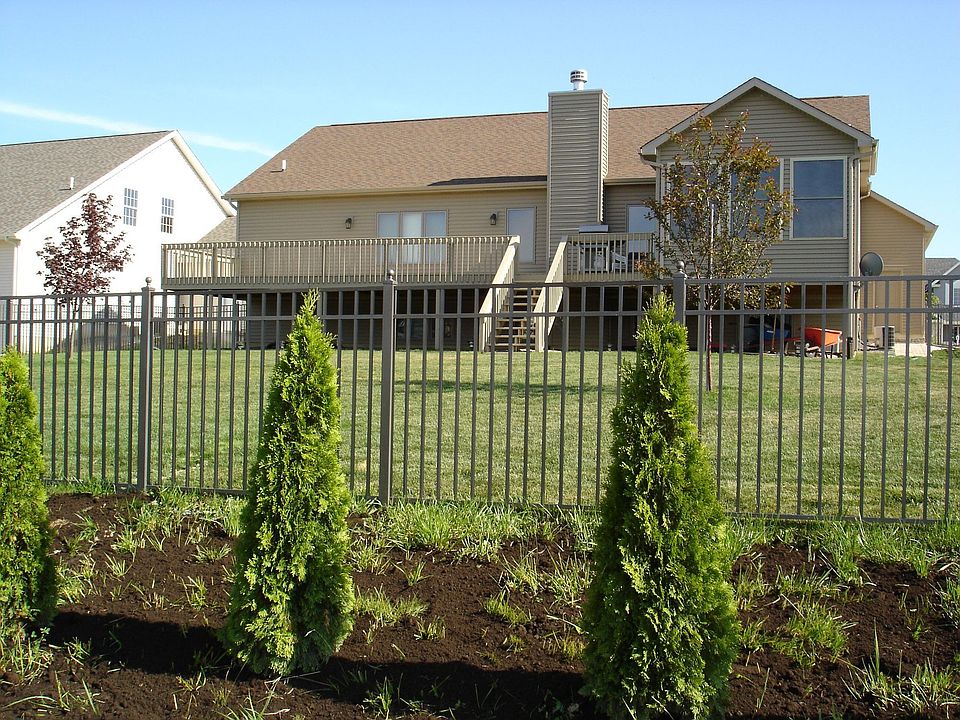 2nd image of 2258 Sweet Briar Ln