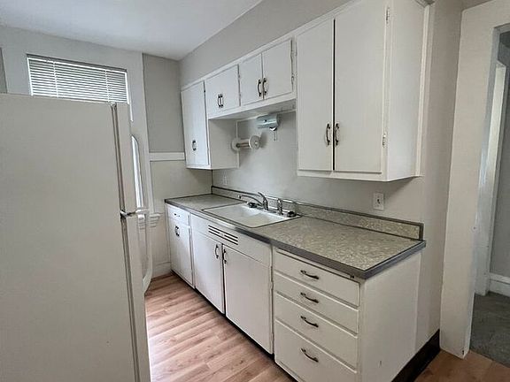 4th image of 106 W 14th St APT 2