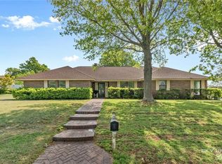1405 S 13th St, Rogers, AR 72758