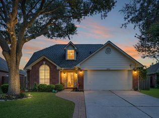 2814 Rolling Fog Dr, Friendswood, TX 77546