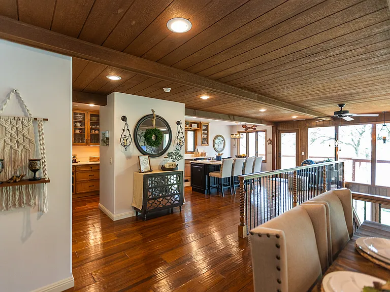 Edgewater Cir — Photo 11