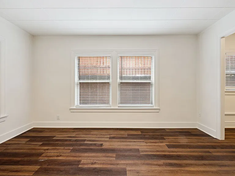 5th & Mercer Apartments — Photo 10