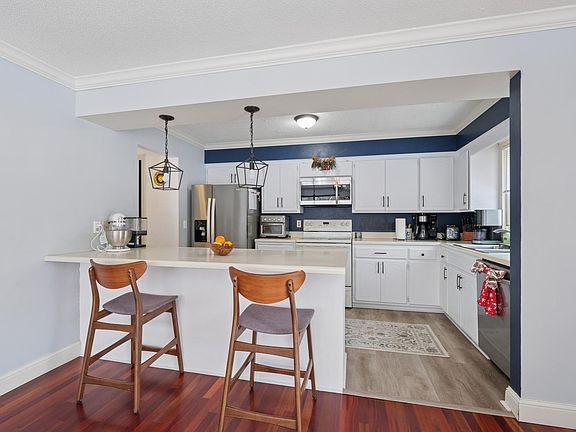 4th image of 10346 Berkshire Rd