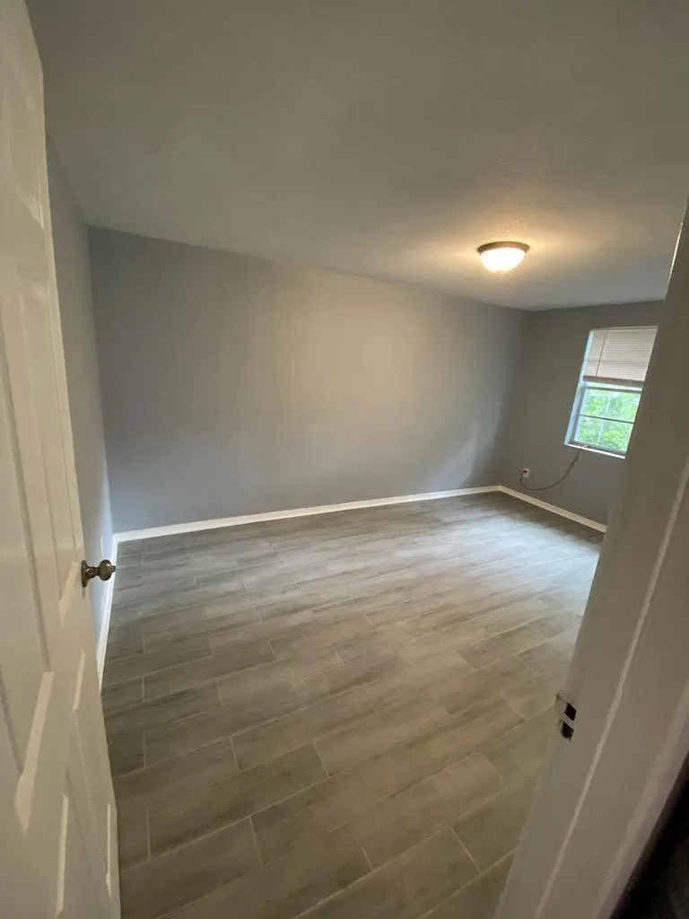 2 bed, 700 sqft, $1,000 — Photo 4