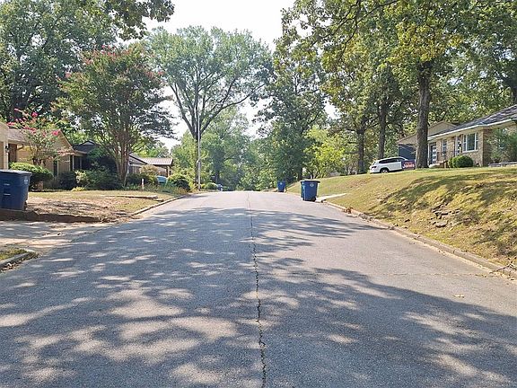 4th image of 626 Skyline Dr