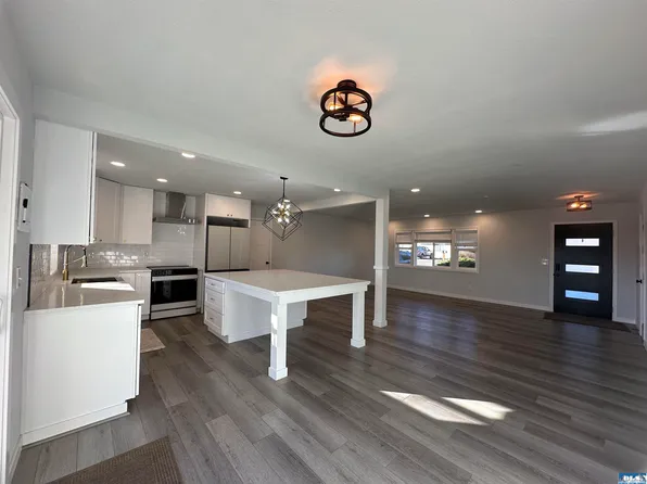 340 N Dunlap Ave, Sequim, WA 98382