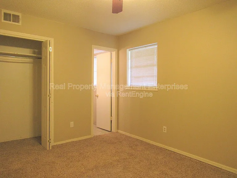 637 Redstone Ave — Photo 7