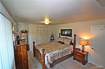 3rd image of 5308 Ville Cecelia Ln