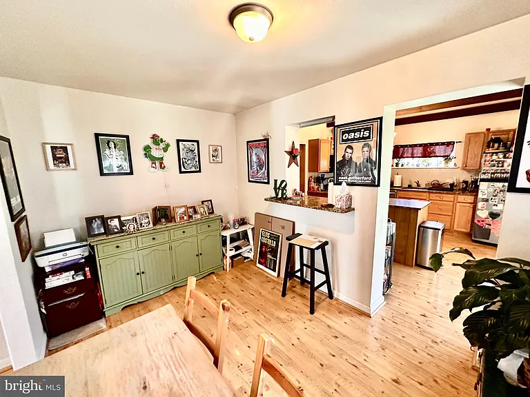 904 Scotia Rd — Photo 10