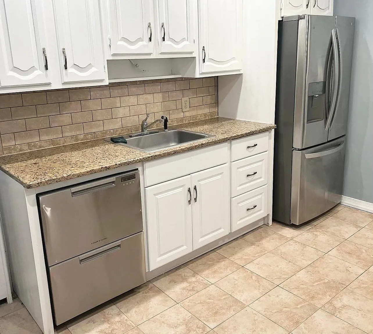3 bed, $2,400 — Photo 2