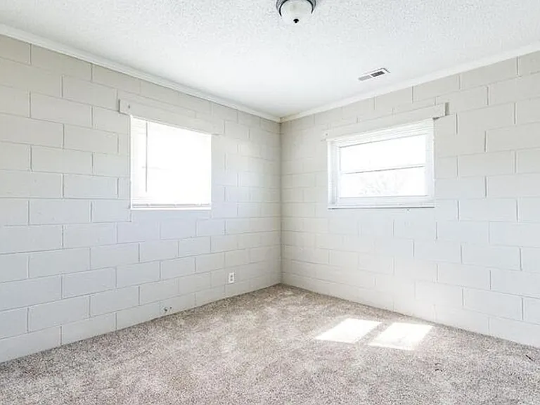 506 Bragg St — Photo 3
