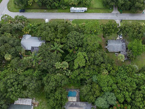 4th image of 7304 Miramar Ave
