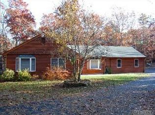 916 Pleasure Dr, Riverhead, NY 11901