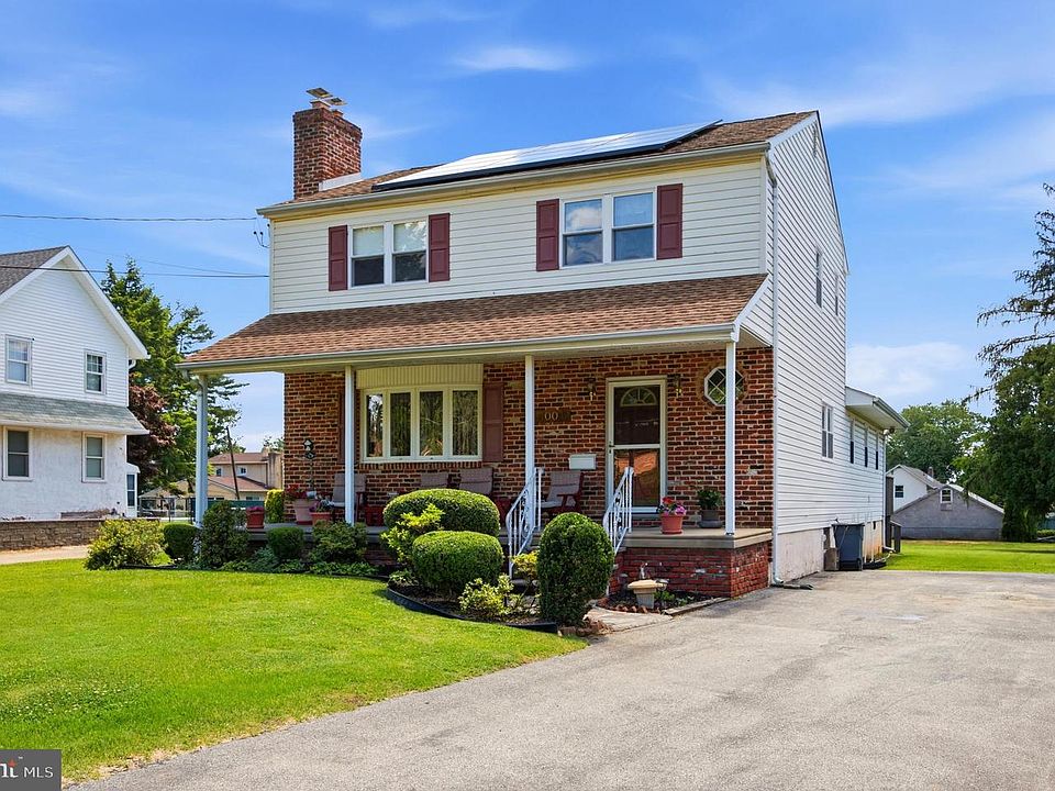 1st image of 1004 Green Ln