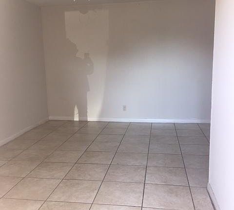 5th image of 2121 Jackson St APT 18