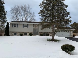 66 Brookview Ln, Valparaiso, IN 46385