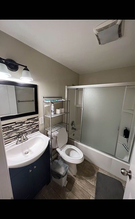 2nd image of 1867 Panama Ave