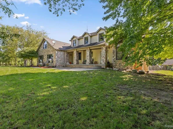 4020 Cohoctah Rd, Linden, MI 48451